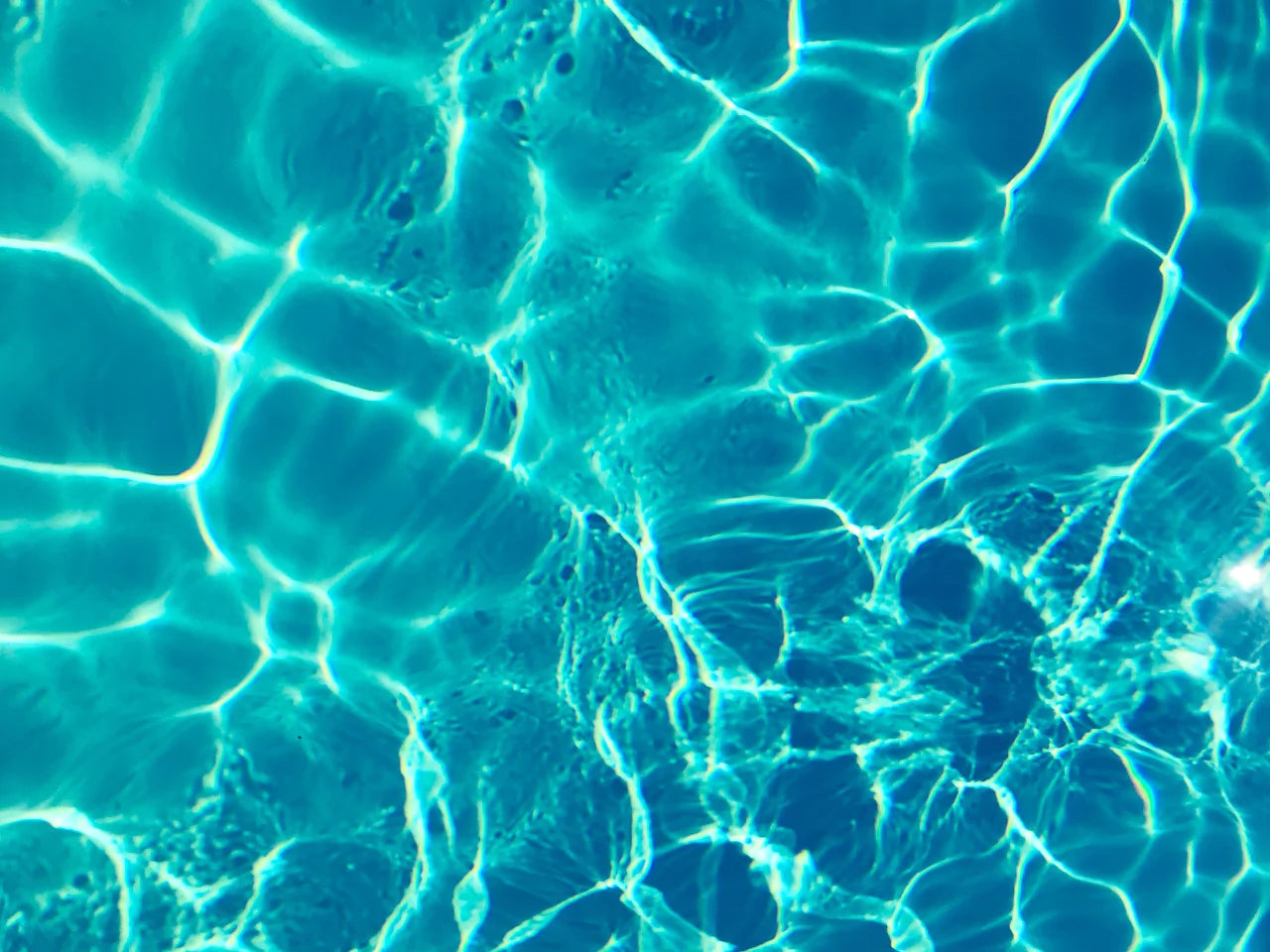 5 Ways to Listen to Underwater Music